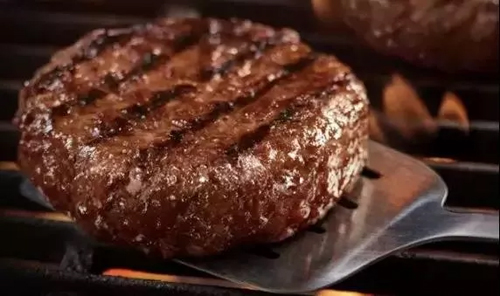 企業追捧專家質疑，“人造肉”能否在市場立穩腳跟