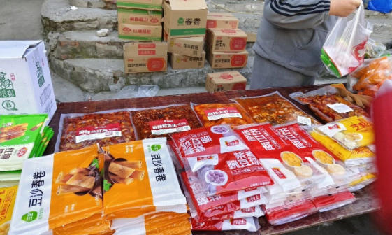 春卷、芝麻球、南瓜餅、年年有魚、豌豆球、紅糖糍粑…速凍點心成鄉村暢銷“硬通貨”